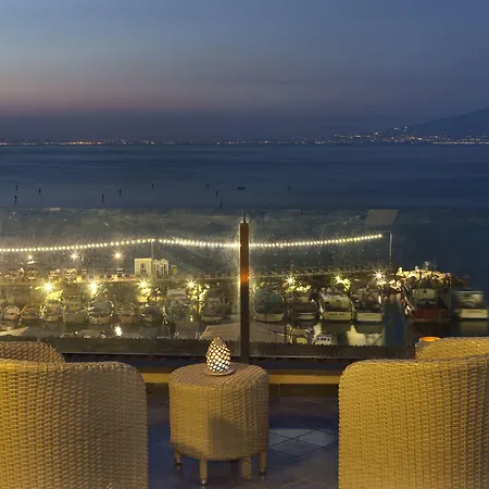 Del Mare فندق
