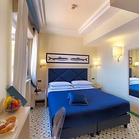 Del Mare 3*