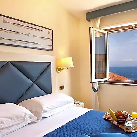 Del Mare 3*