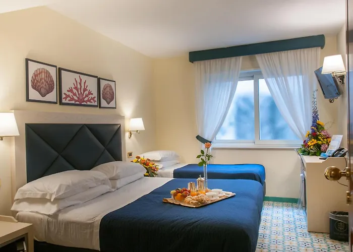 Отель Del Mare 3*