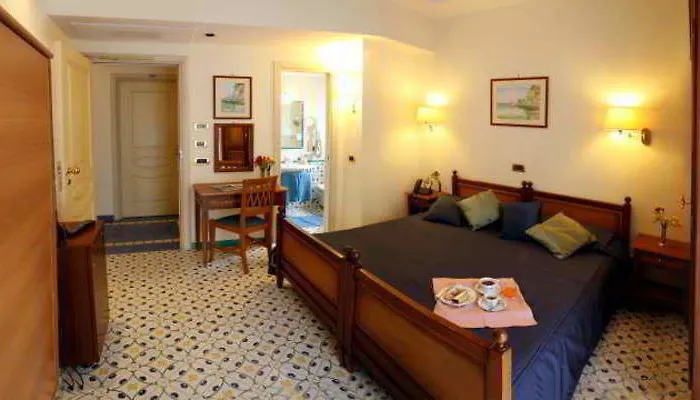 Del Mare Отель 3*