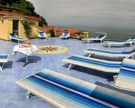 Del Mare Hotell 3*